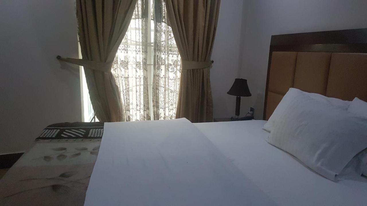 Midtown Hotel Rawalpindi Dış mekan fotoğraf