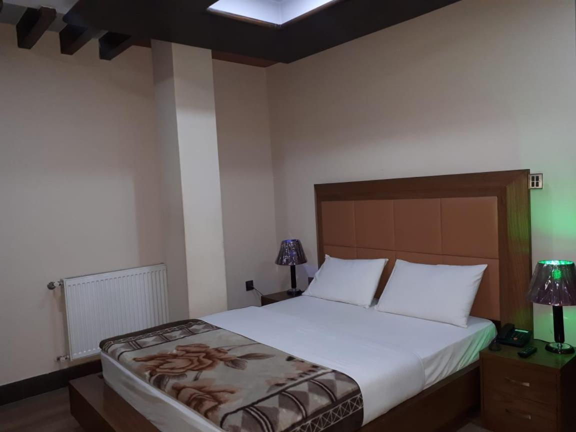 Midtown Hotel Rawalpindi Dış mekan fotoğraf