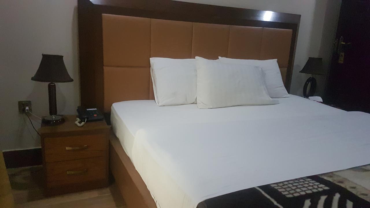 Midtown Hotel Rawalpindi Dış mekan fotoğraf