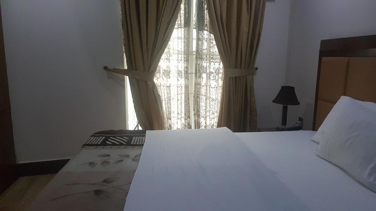 Midtown Hotel Rawalpindi Dış mekan fotoğraf
